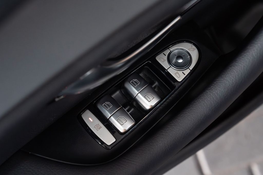 Mercedes-Benz E 300 2021