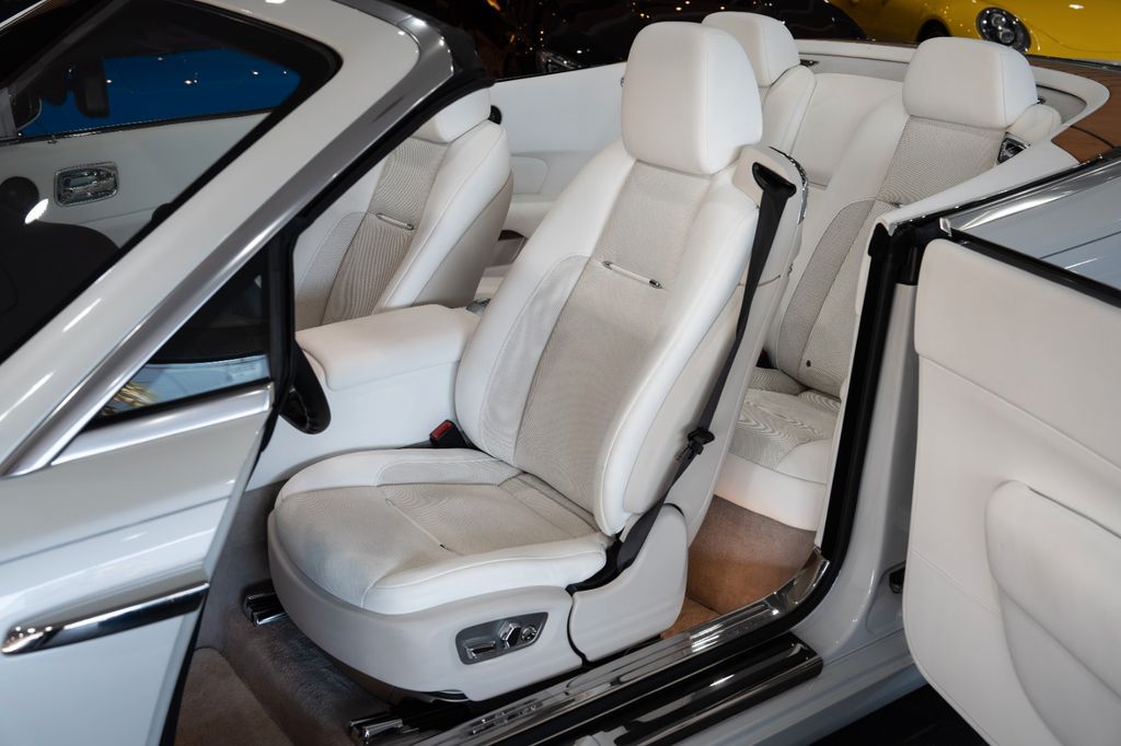 Rolls-Royce Dawn 2016