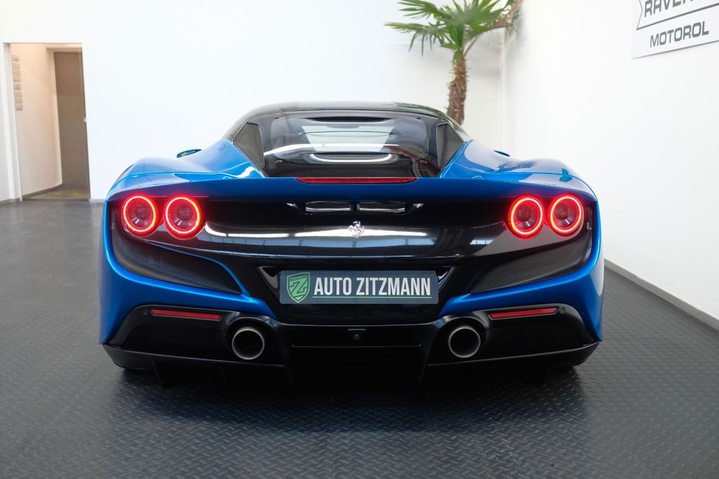 Ferrari F8 2019