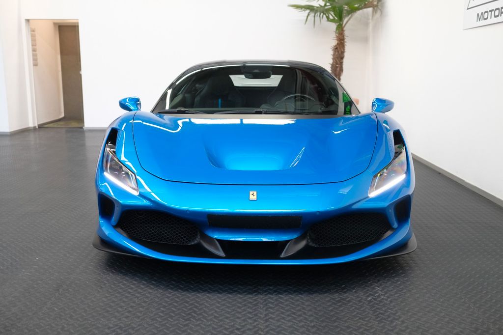 Ferrari F8 2019