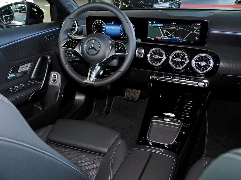 Mercedes-Benz A 180 2025