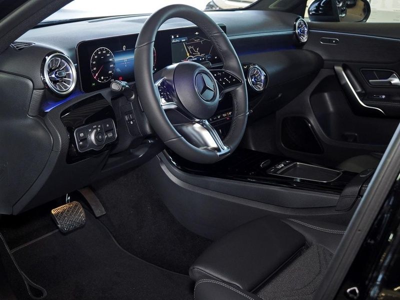 Mercedes-Benz A 180 2025