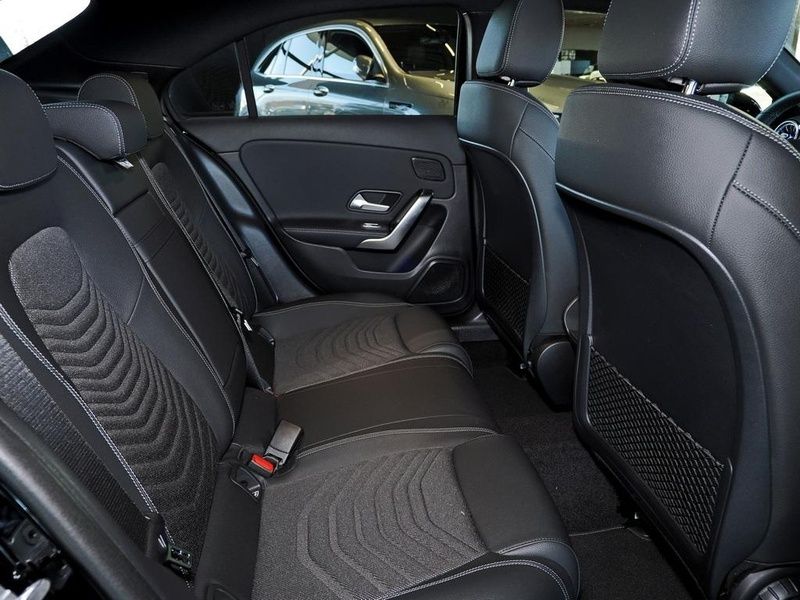 Mercedes-Benz A 180 2025