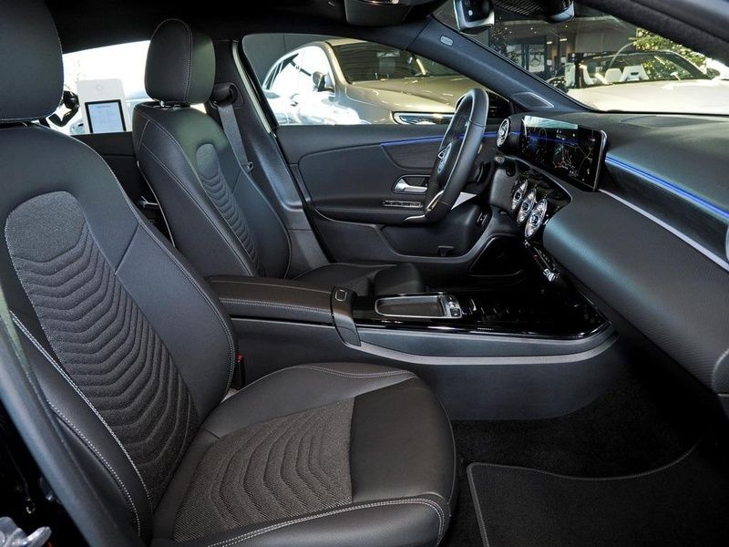 Mercedes-Benz A 180 2025