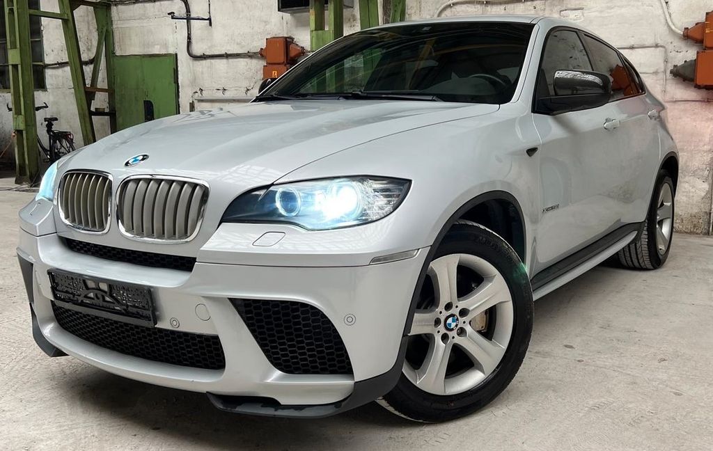 BMW X6 2011
