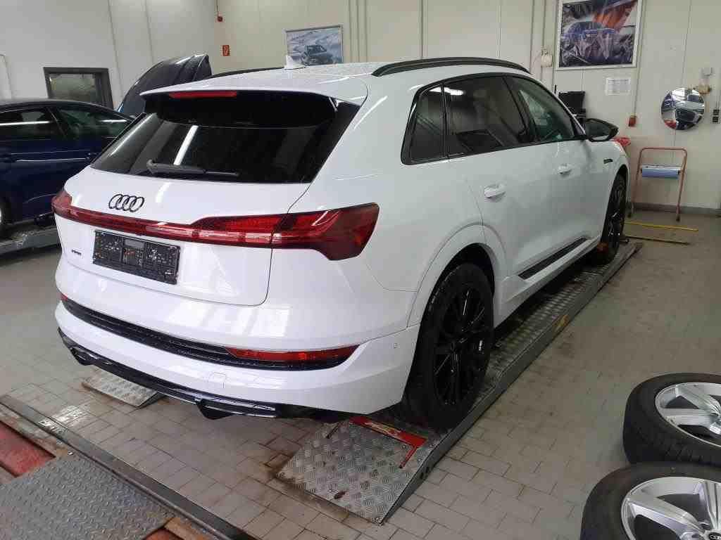Audi e-tron 2022