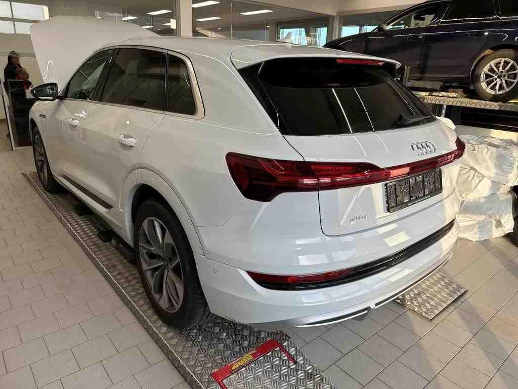 Audi e-tron 2022