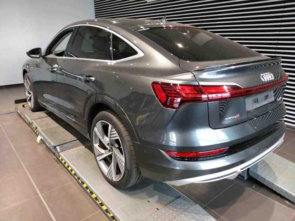 Audi e-tron 2022