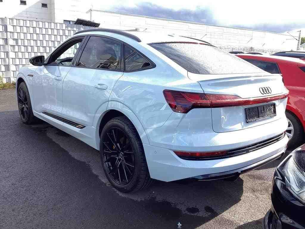 Audi e-tron 2022