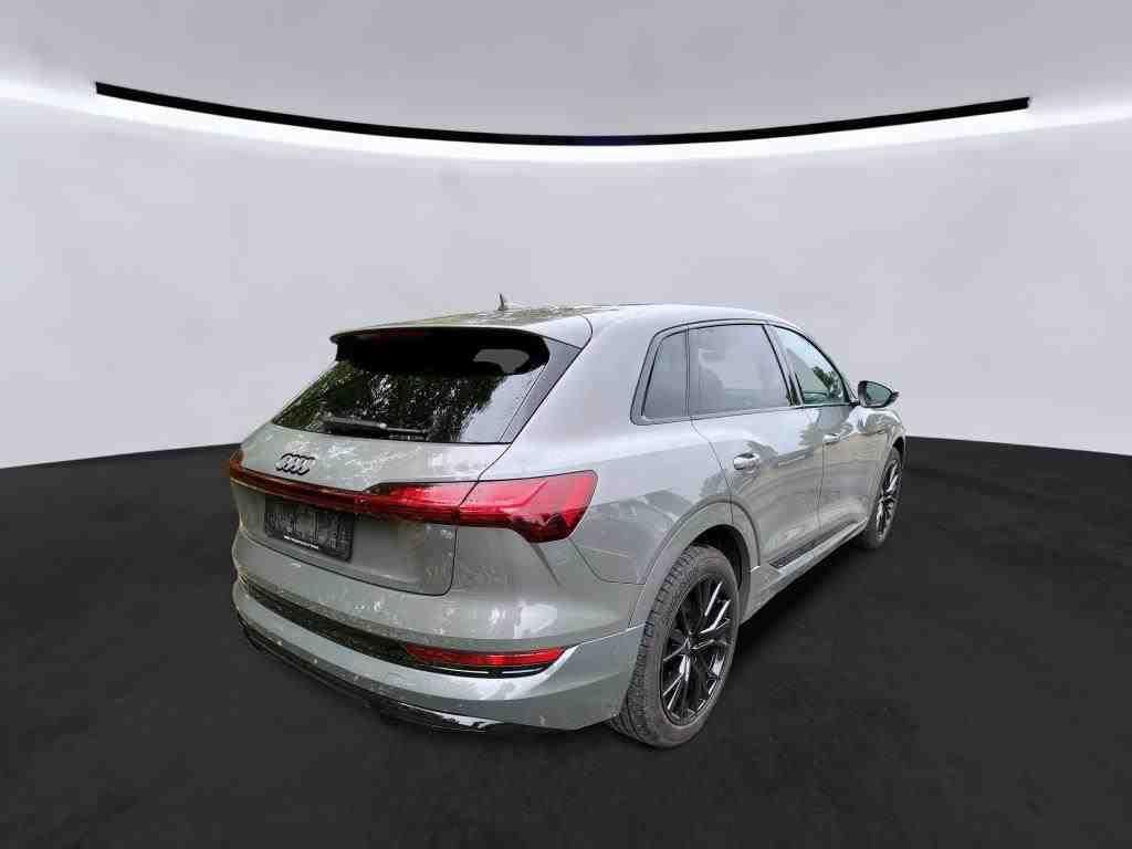 Audi e-tron 2022