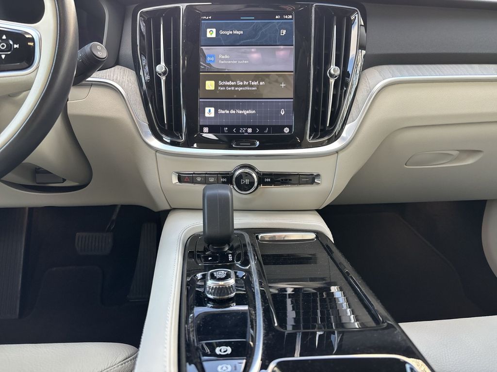 Volvo V60 2022