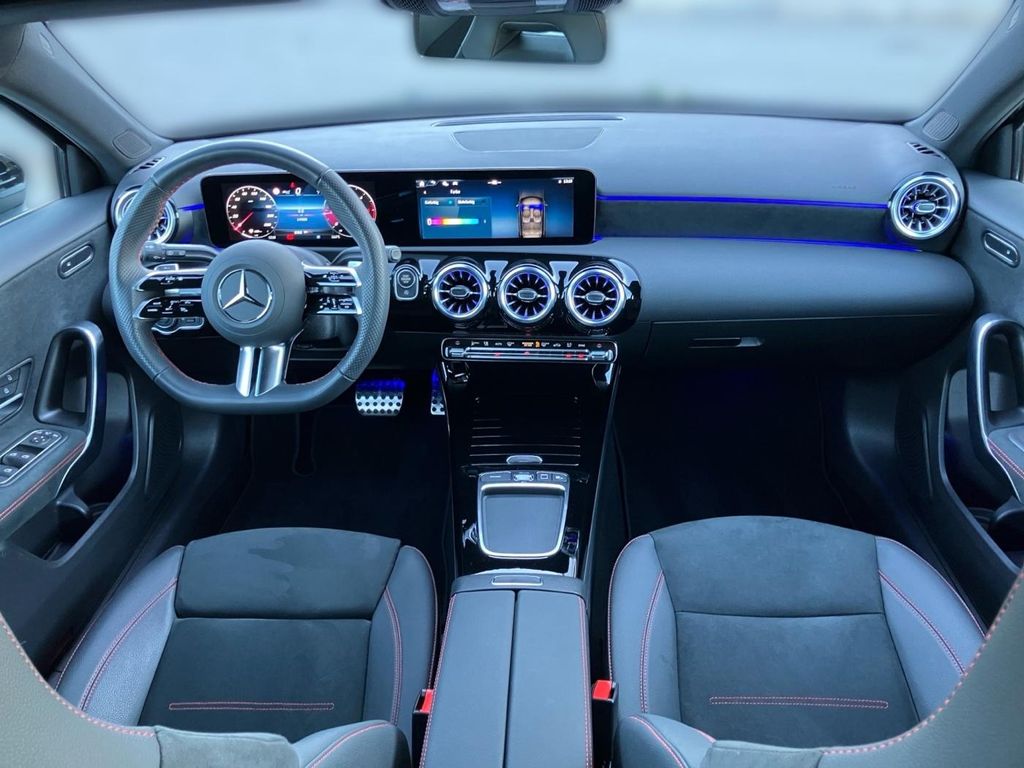Mercedes-Benz A 200 2025
