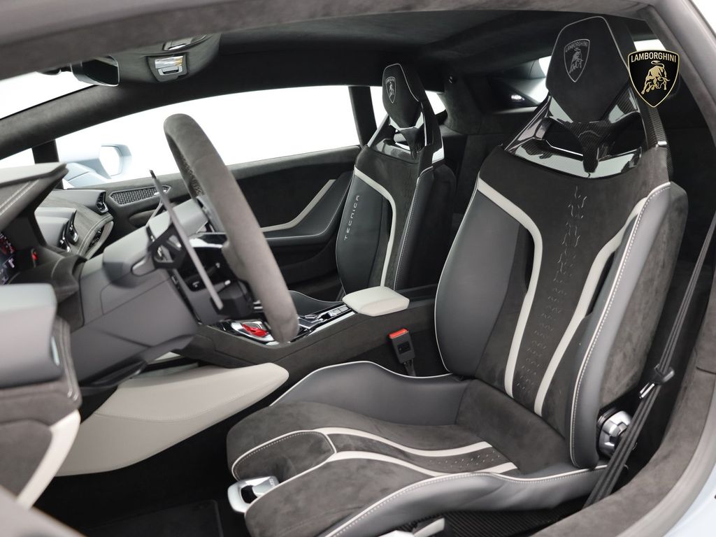 Lamborghini Huracán 2024