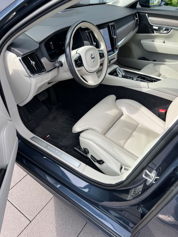 Volvo V90 2023