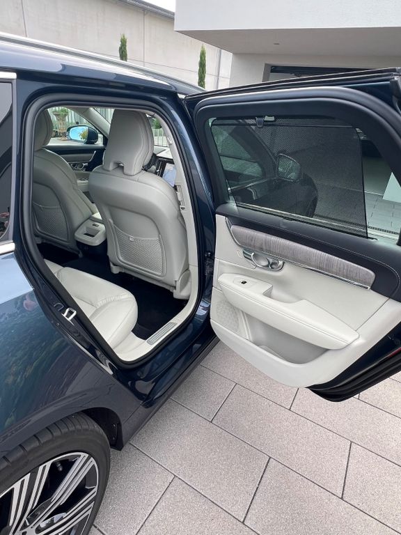 Volvo V90 2023