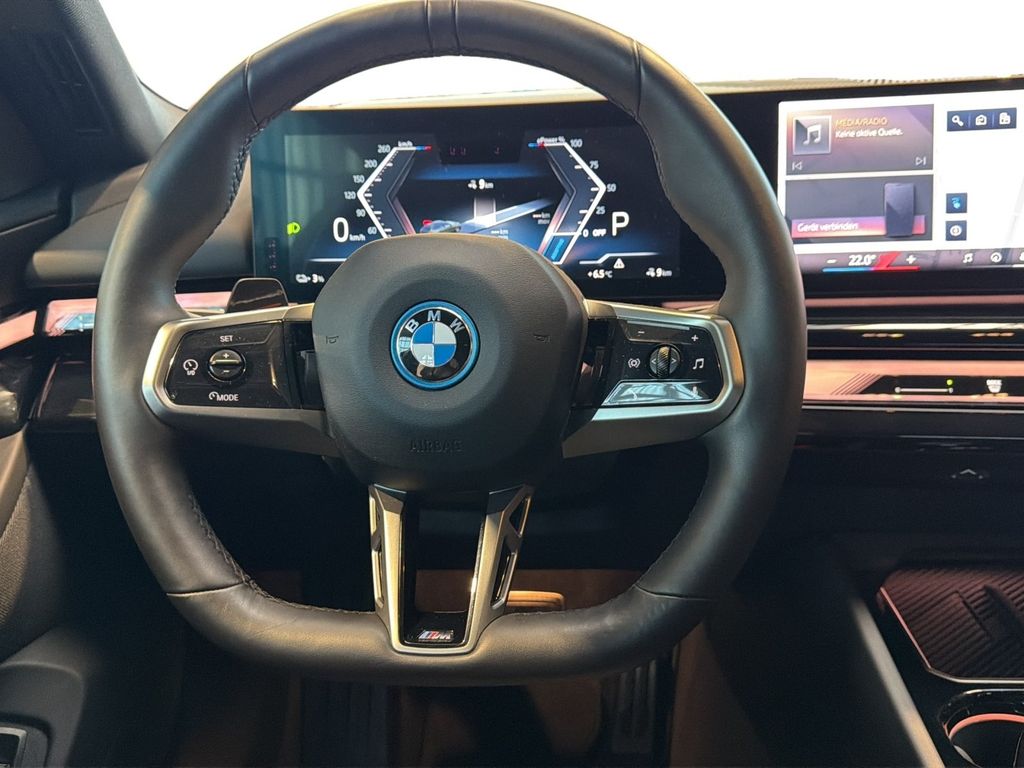 BMW i5 2025