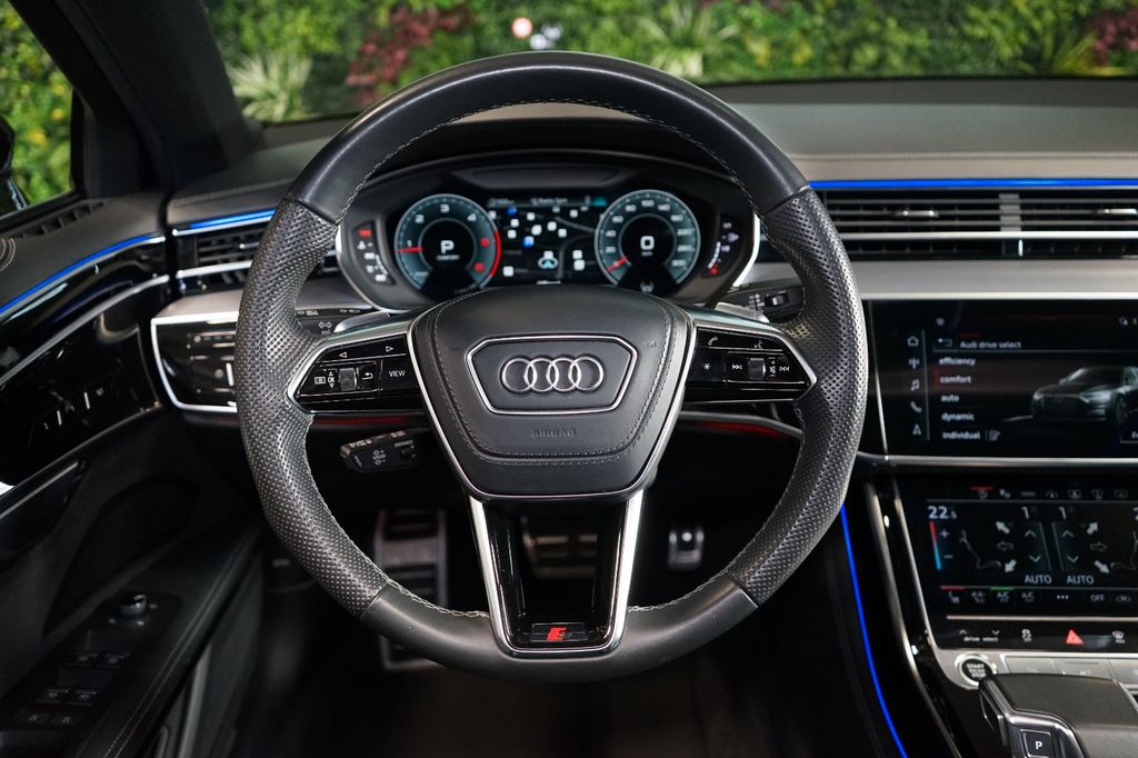 Audi A8 2022