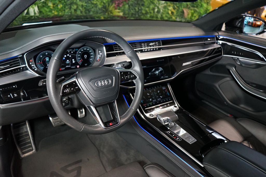 Audi A8 2022