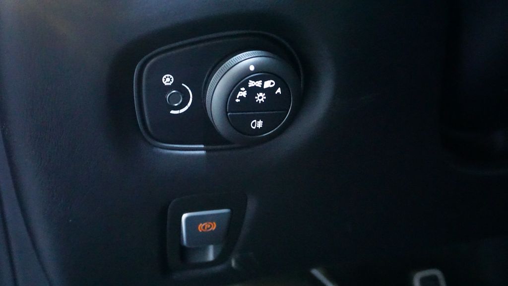 Aston Martin V8 Vantage 2021