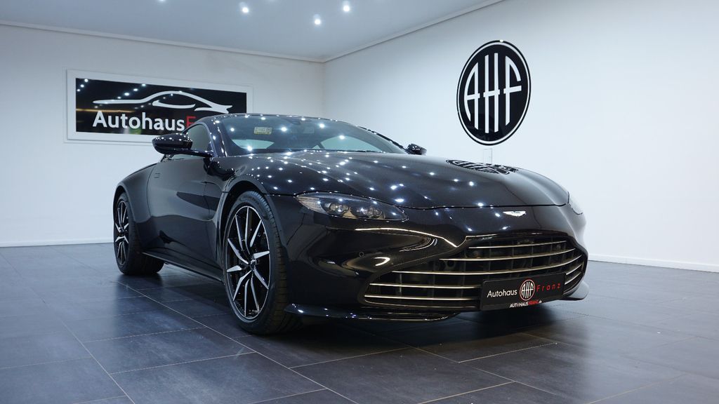 Aston Martin V8 Vantage 2021