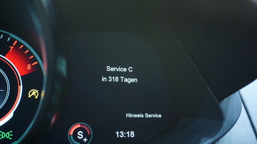 Aston Martin V8 Vantage 2021