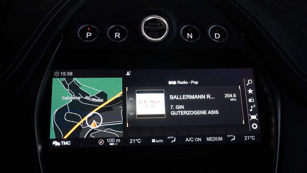 Aston Martin DBX 2023