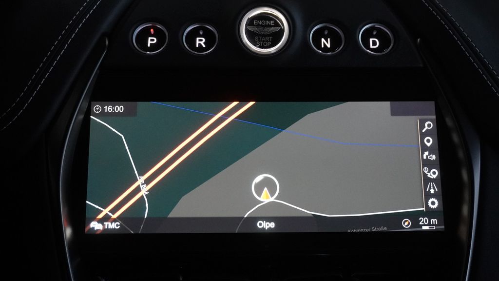 Aston Martin DBX 2023