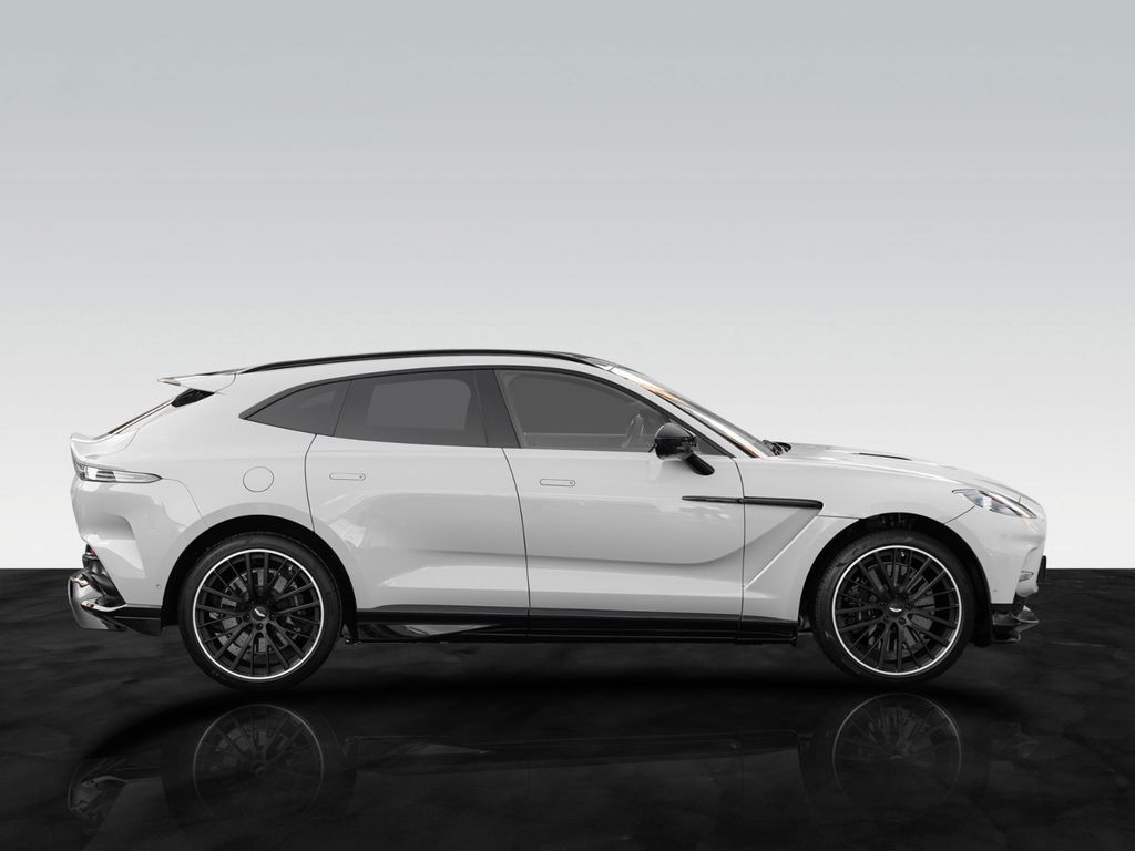 Aston Martin DBX 2024