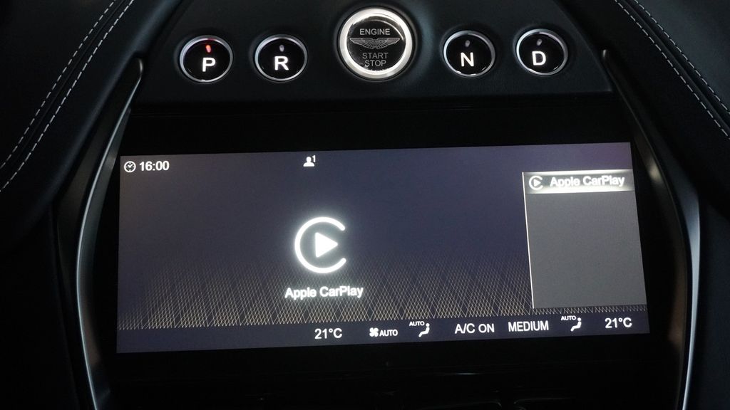 Aston Martin DBX 2023