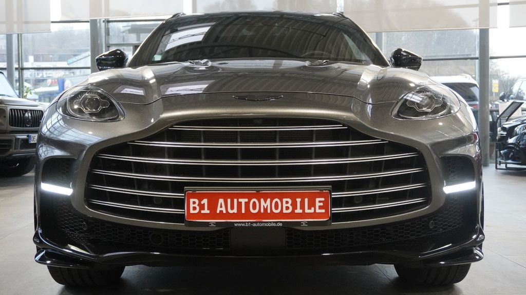 Aston Martin DBX 2023