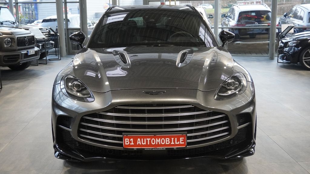 Aston Martin DBX 2023