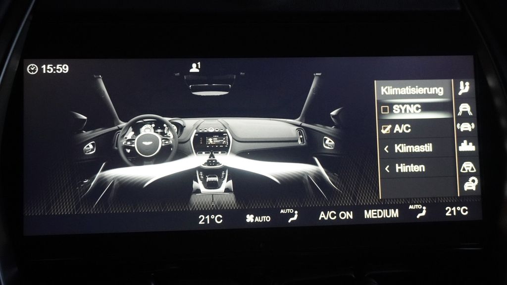 Aston Martin DBX 2023