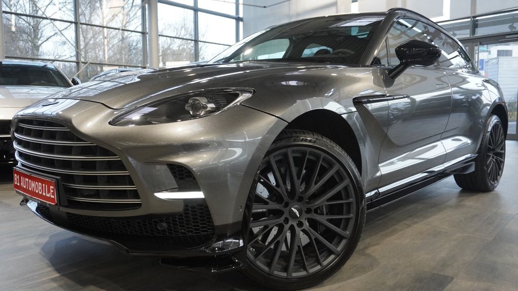 Aston Martin DBX 2023