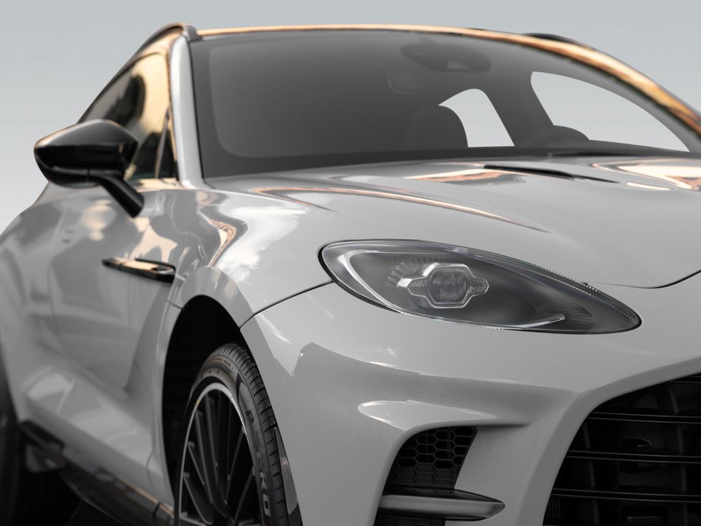 Aston Martin DBX 2024