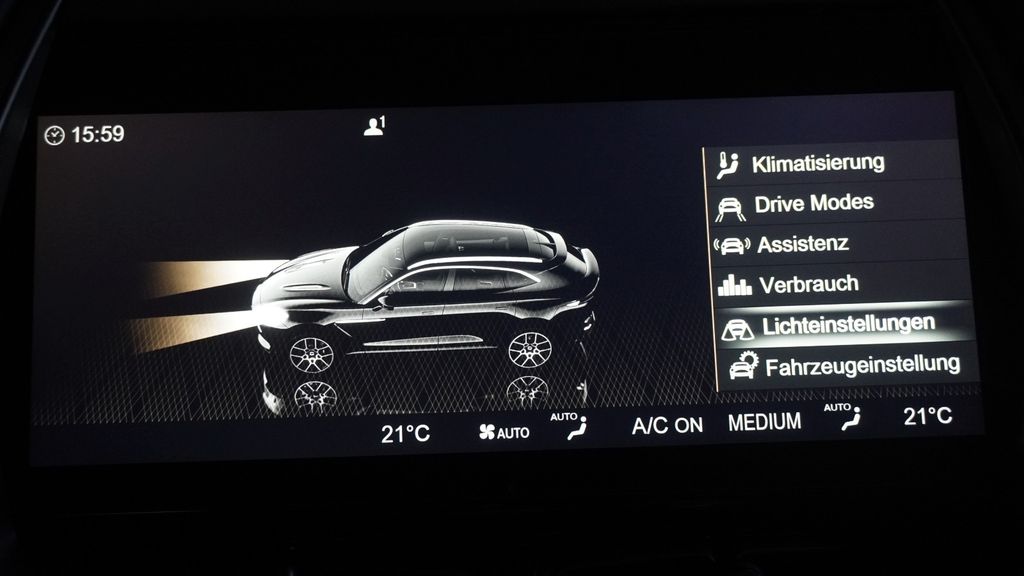 Aston Martin DBX 2023