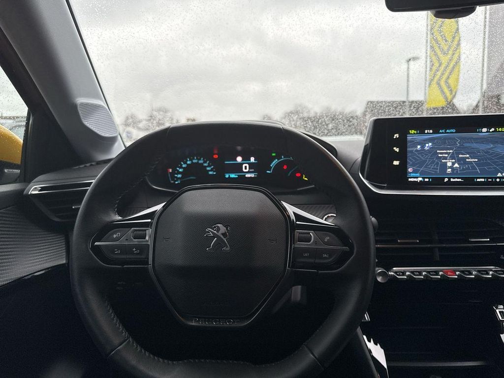 Peugeot 208 2021