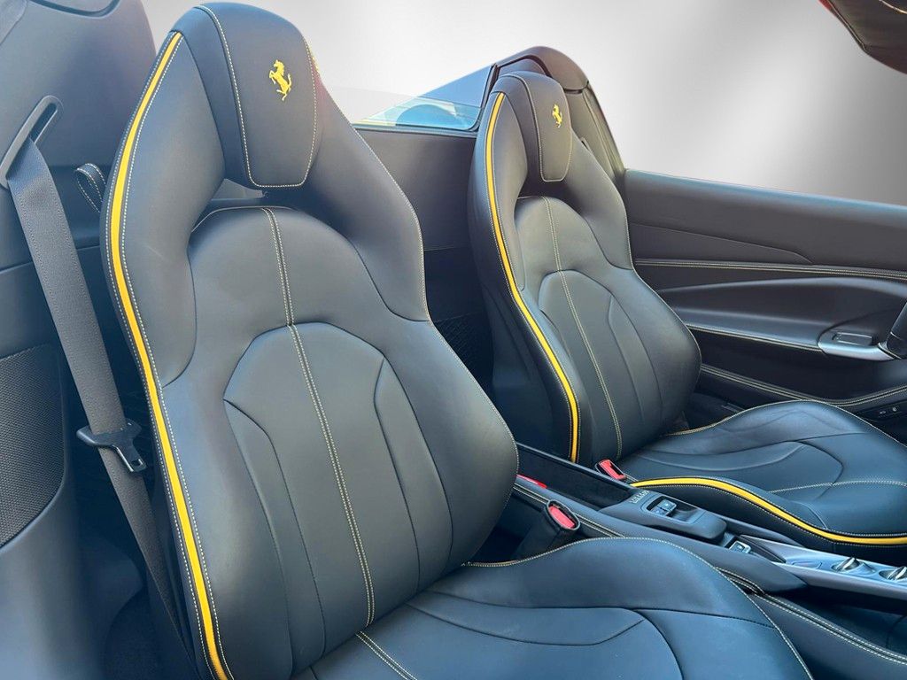 Ferrari F8 2023