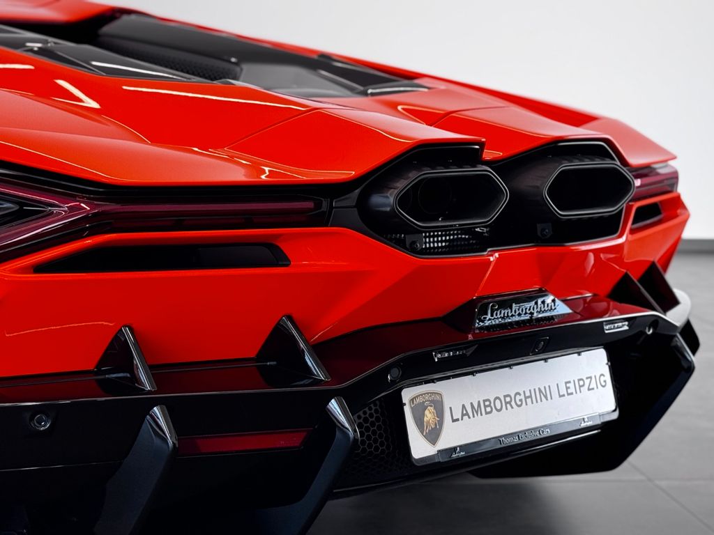Lamborghini Revuelto 2024