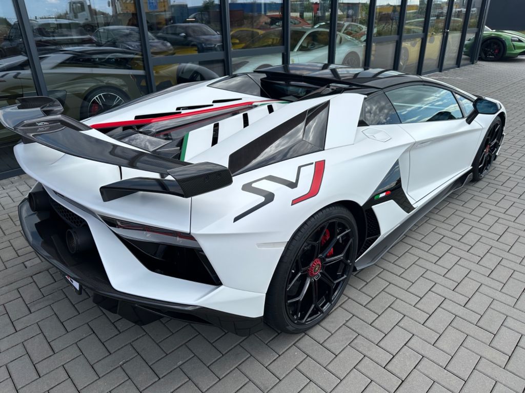 Lamborghini Aventador 2021
