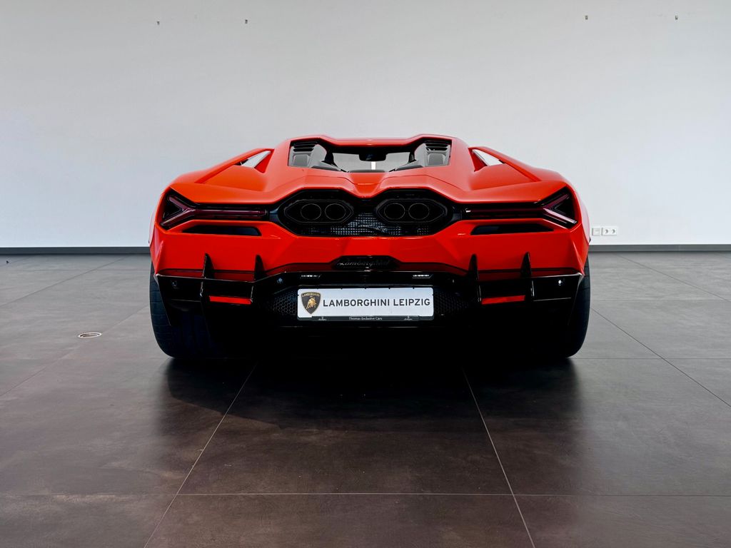 Lamborghini Revuelto 2024