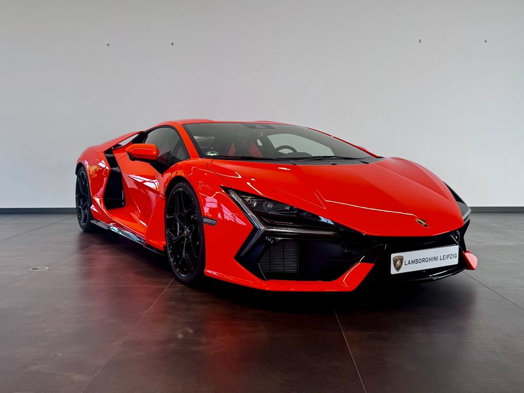 Lamborghini Revuelto 2024