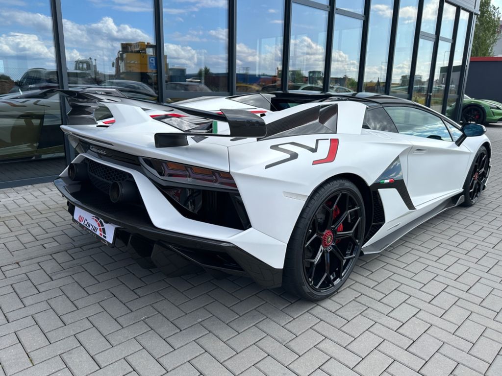 Lamborghini Aventador 2021
