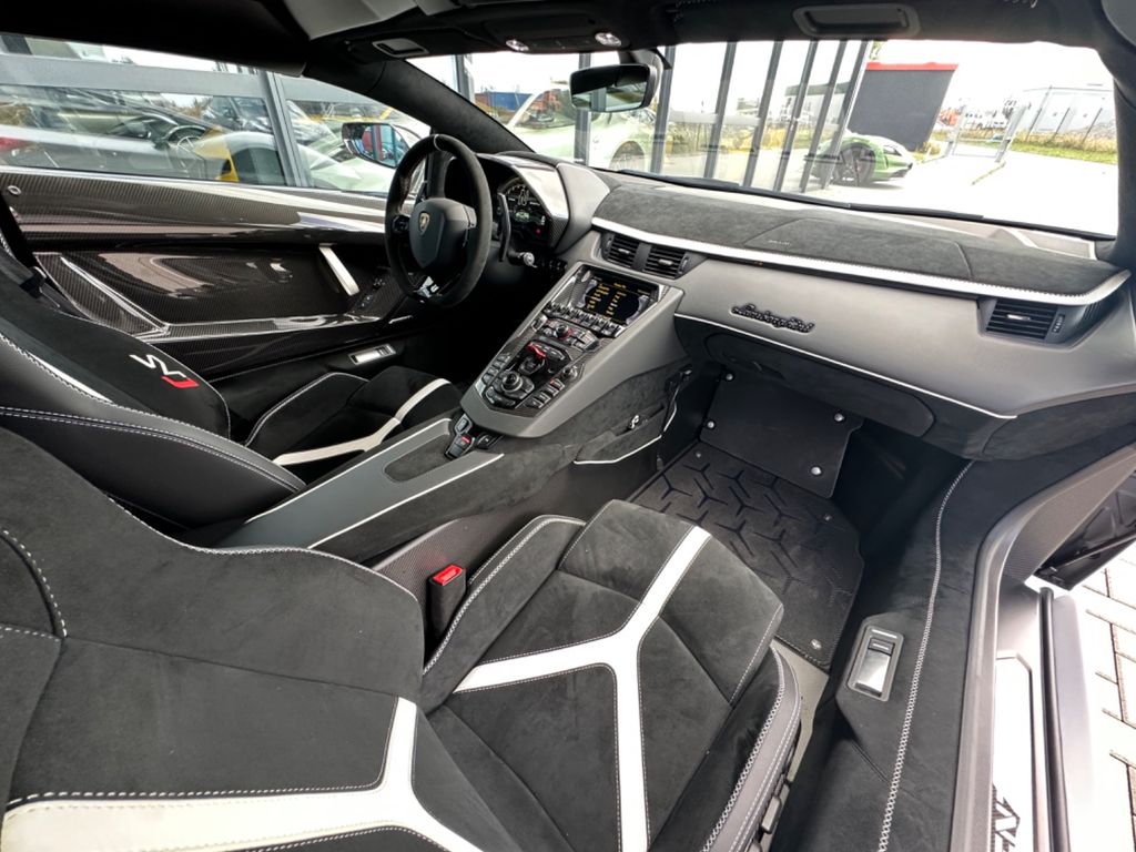 Lamborghini Aventador 2021