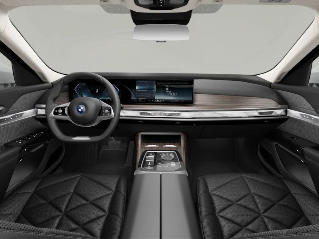 BMW i7