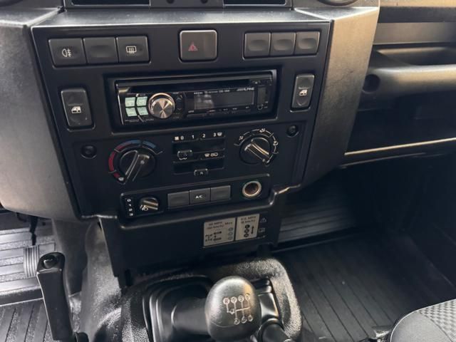 Land Rover Defender 2014