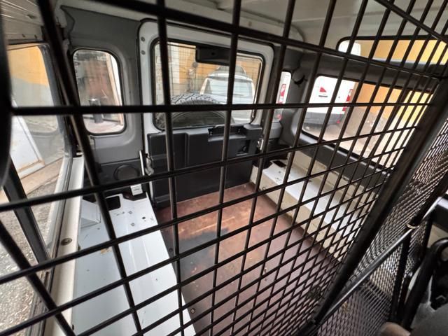 Land Rover Defender 2014