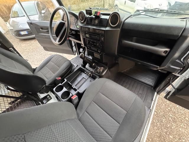 Land Rover Defender 2014