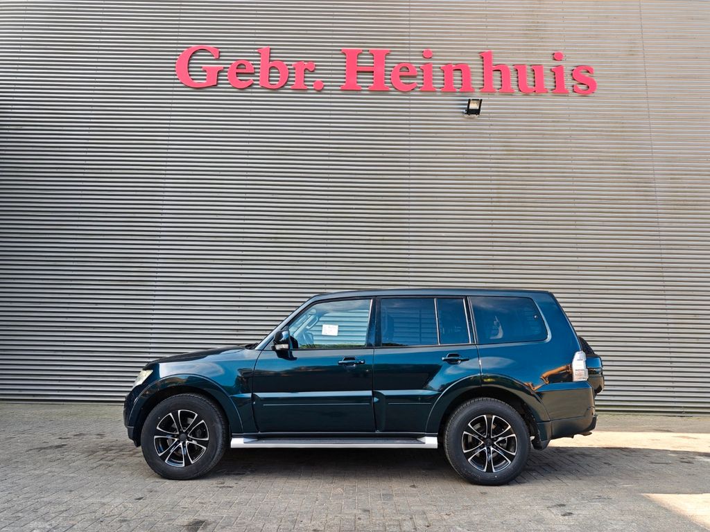 Mitsubishi Pajero 2011