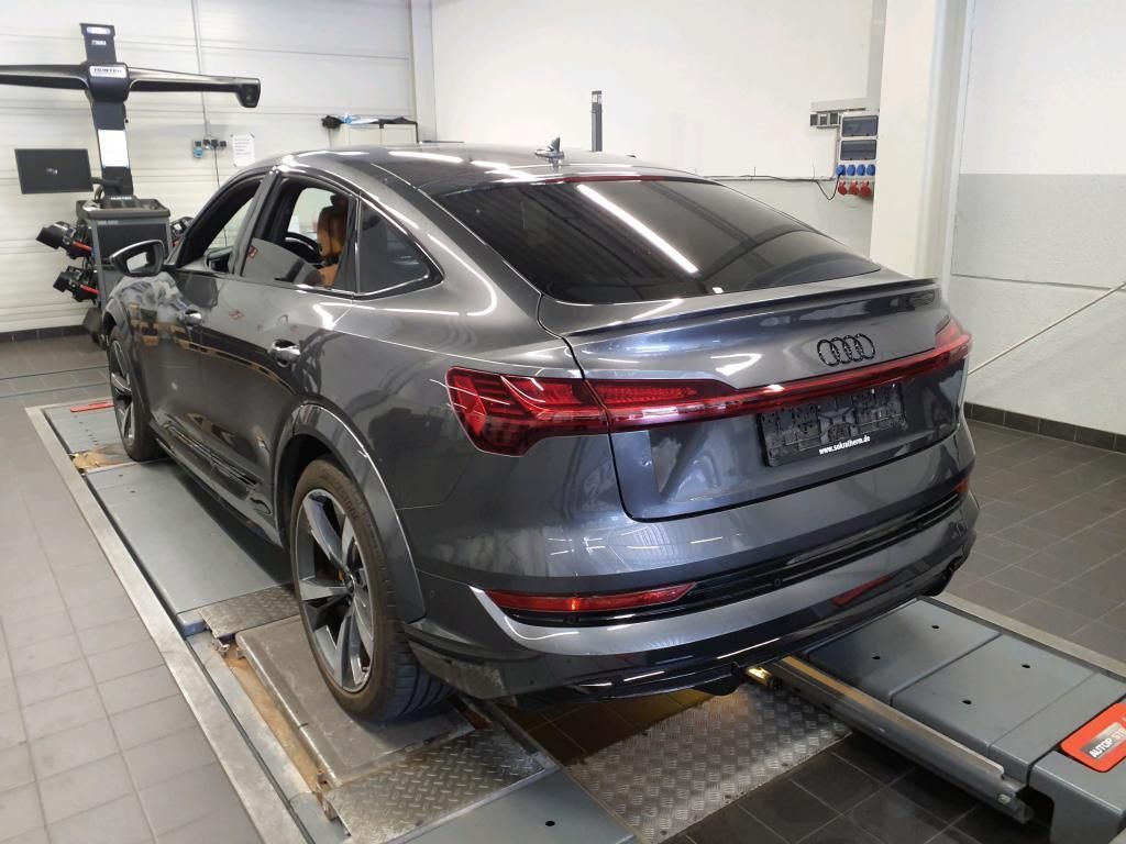 Audi e-tron 2022