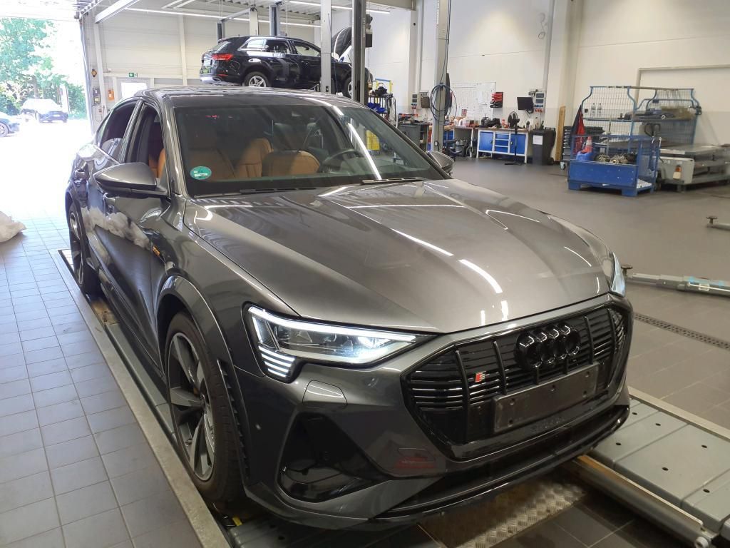 Audi e-tron 2022